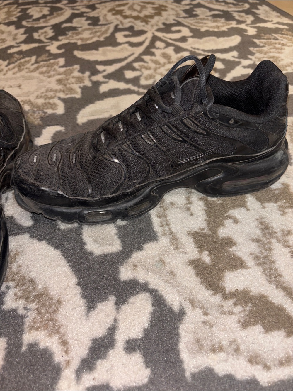 Nike Air Max Plus TN Triple Black Men’s Size 10 604133-050